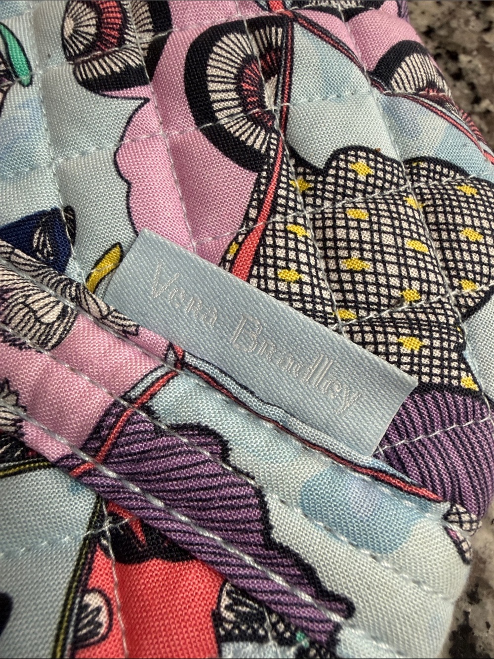 NWT Vera Bradley tote & matching pouch - Picture 4 of 6